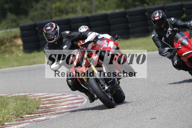 /27 12.06.2025 Ducati Schweiz Trackday Warmup  ADR/blau-bleu/24